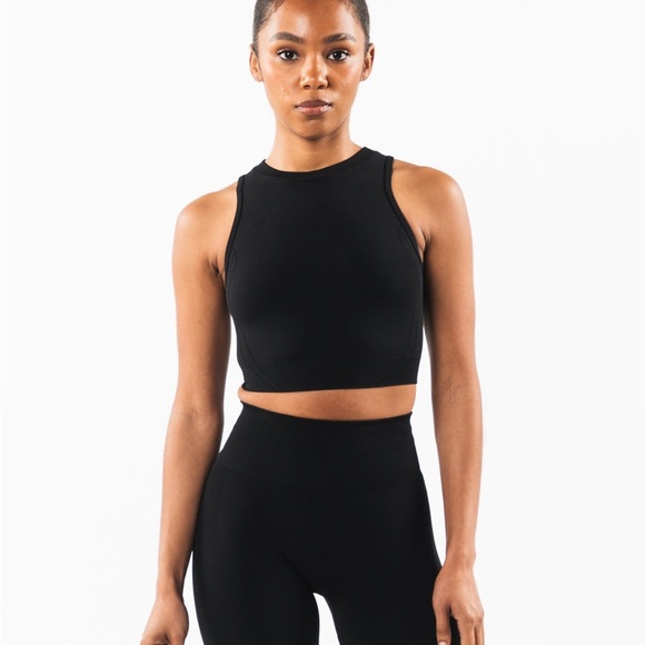 Alphalete STRATUS CROP TANK - Picture 4 of 4